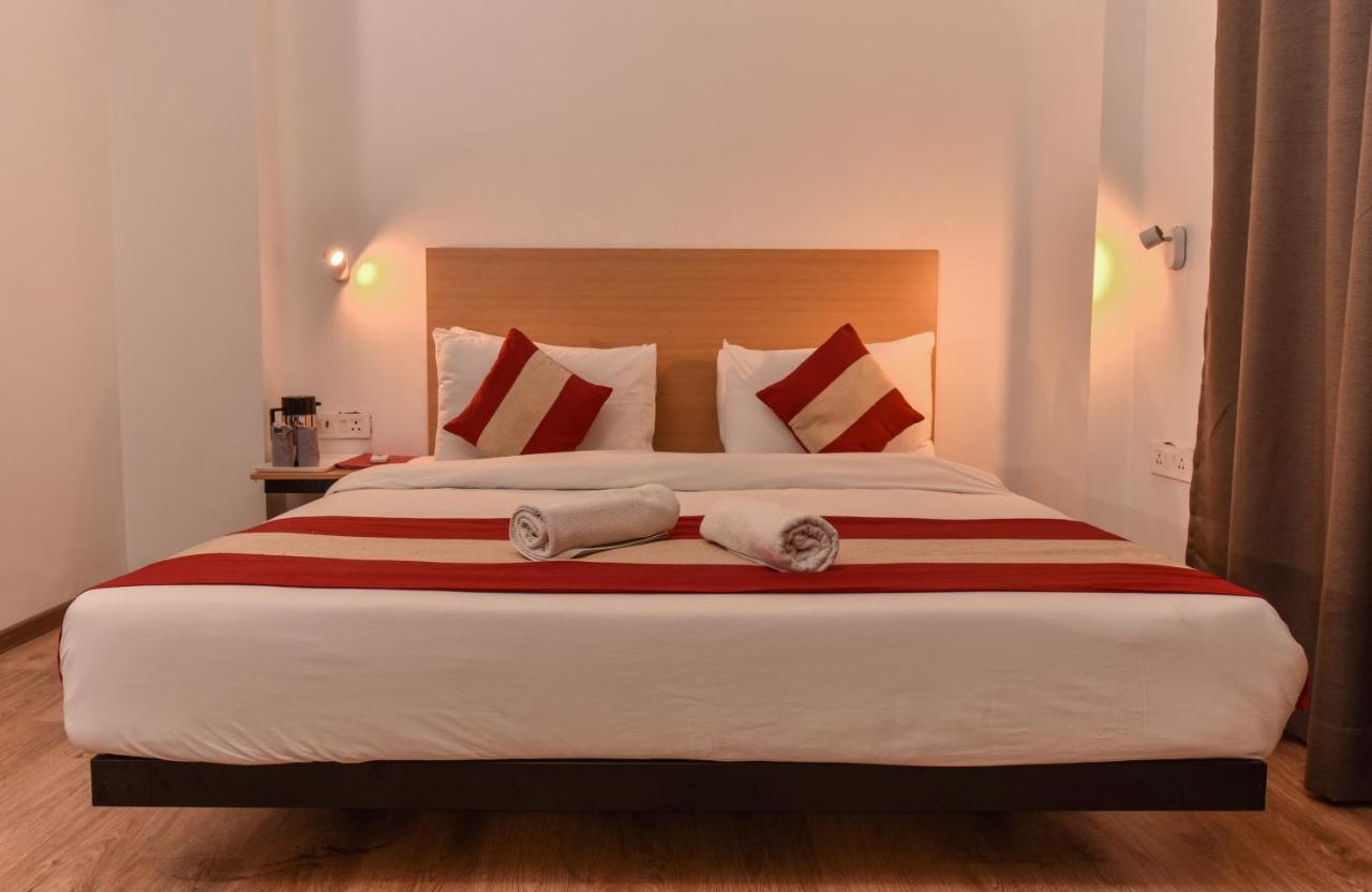 Hotel Red Saffron Nuova Delhi Esterno foto