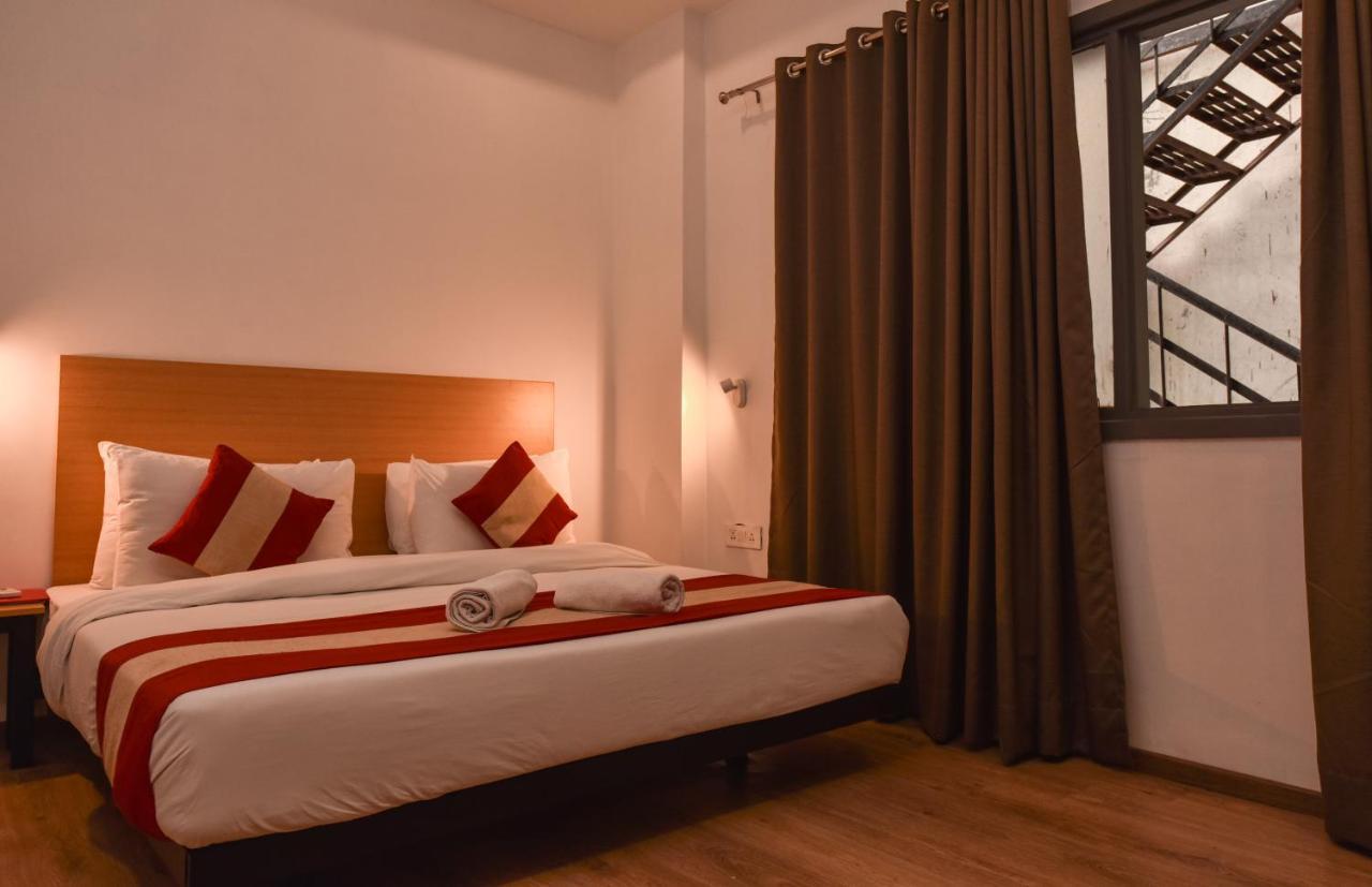 Hotel Red Saffron Nuova Delhi Esterno foto
