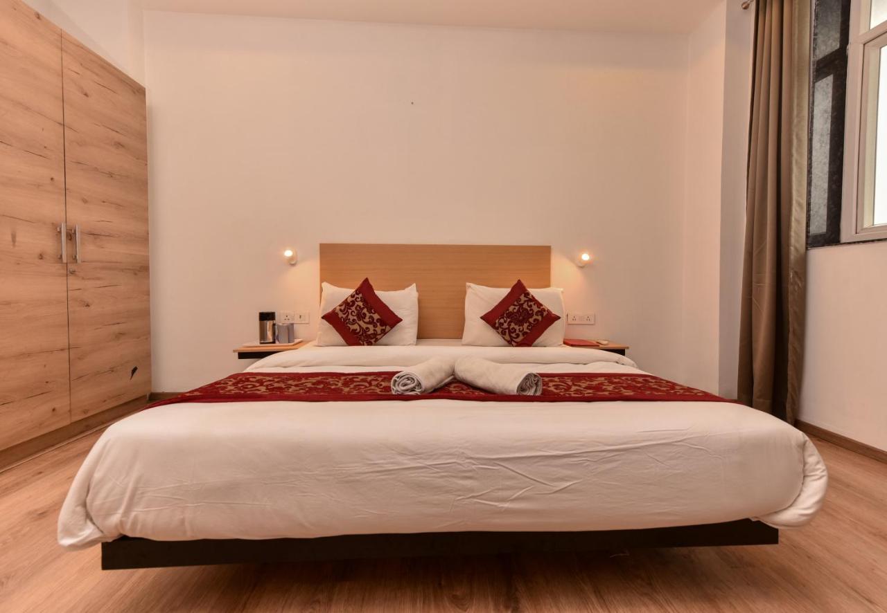 Hotel Red Saffron Nuova Delhi Esterno foto